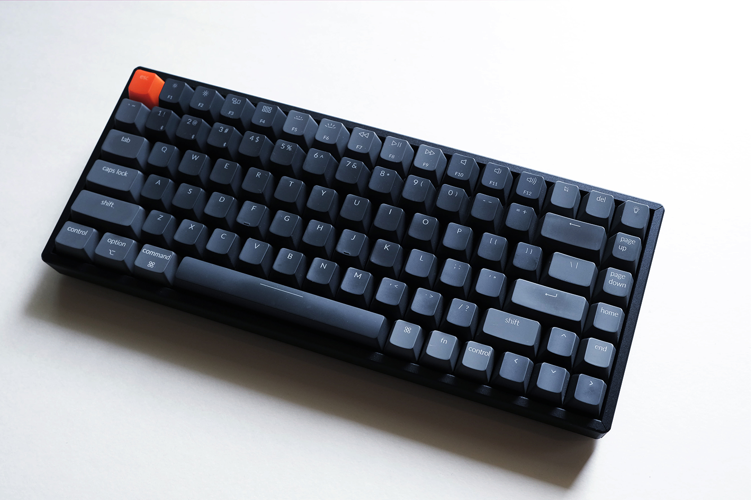 Keychron K2 半年レビュー！デザイン最高のキーボード。使い心地はどう？