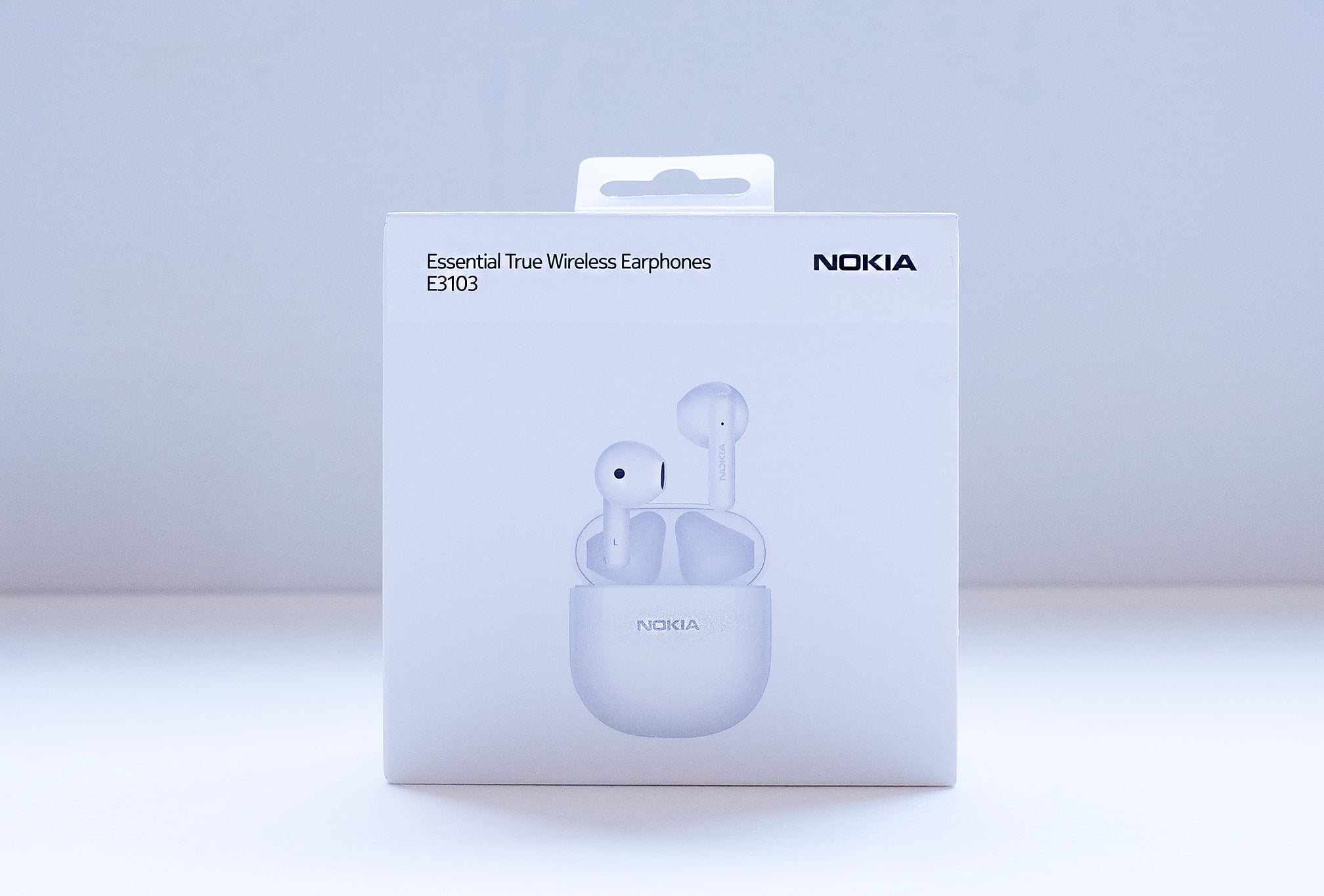 NOKIA（ノキア） Essential E3103のパッケージ、箱｜シンプルで好感の持てるデザイン