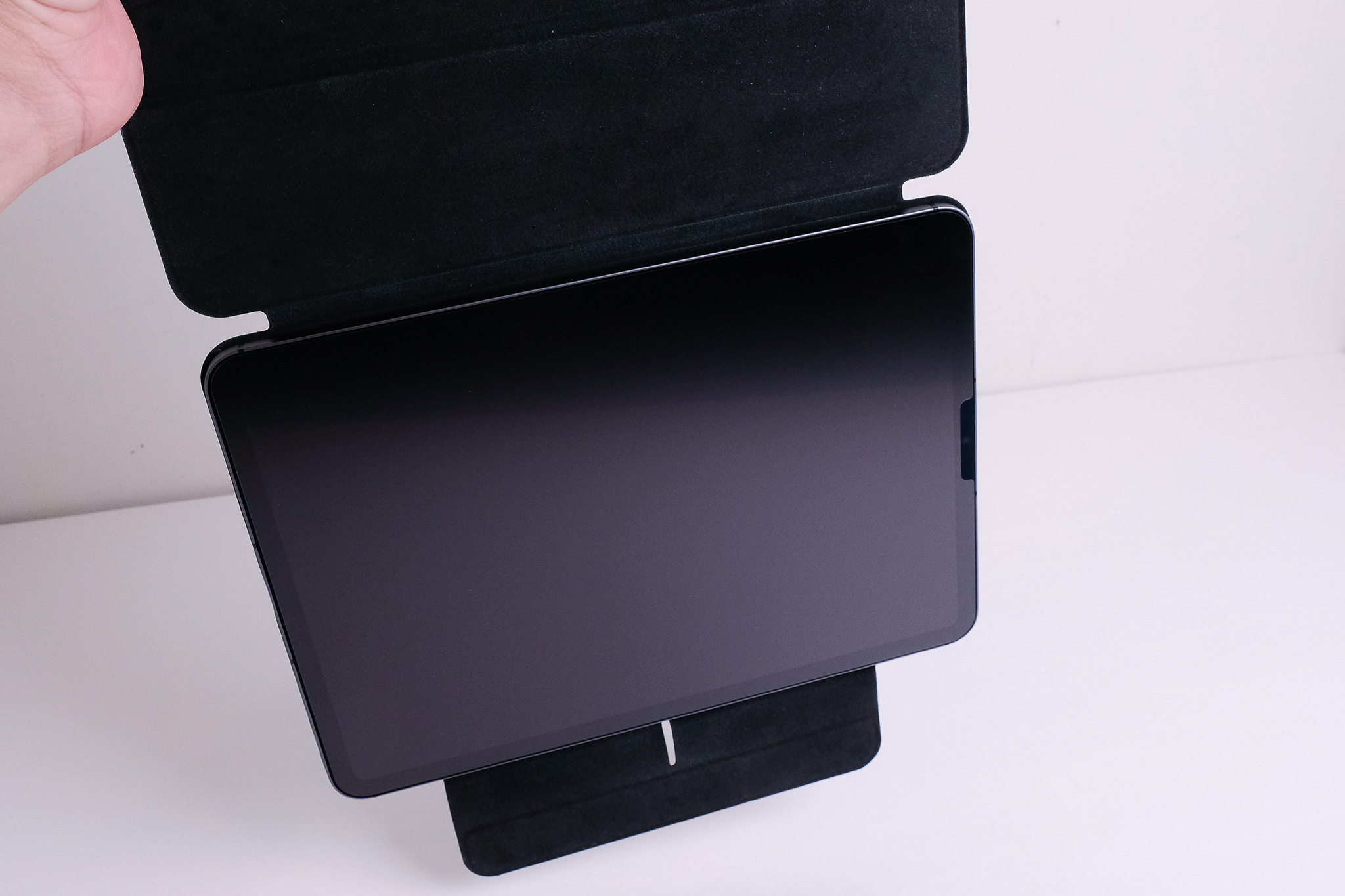 ESR iPad カバー/ケース　5つのポイント｜2.マグネットでしっかり！が安心